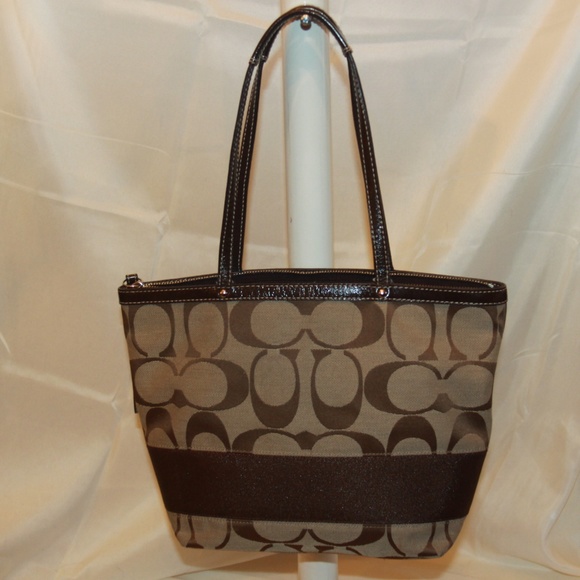 15112 Coach Signature Canvas & Brown Shoulder - Picture 5 of 7